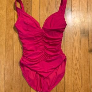 CONTOURS FOR COCO REEF PINK FUCHSIA MAGENTA RUCHED ONE PIECE BATHING SUIT